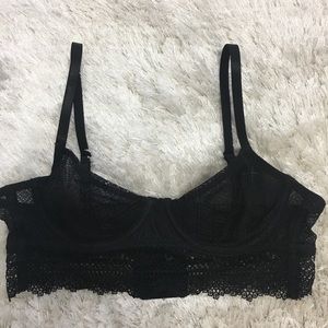 💕Urban Outfitters Underwire Crochet Bralette💕